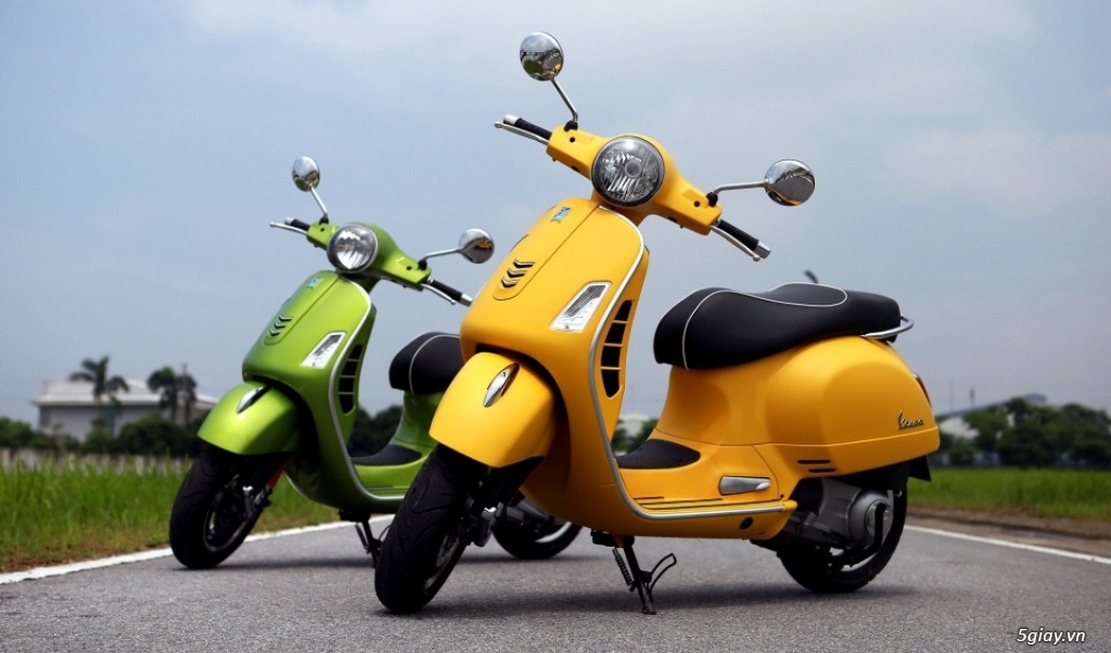 Vespa GTS Super 125CC giá 89 triệu/Vespa GTS Super 300CC giá 120 triệu - 2