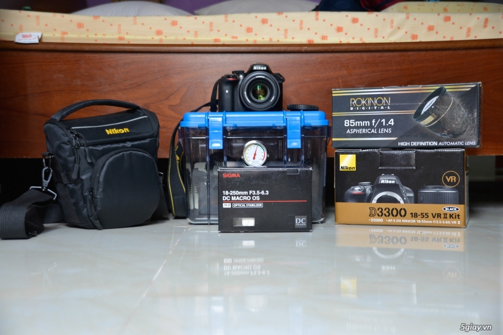 Nikon D3300 + Lens SIgma 18-250mm - 1