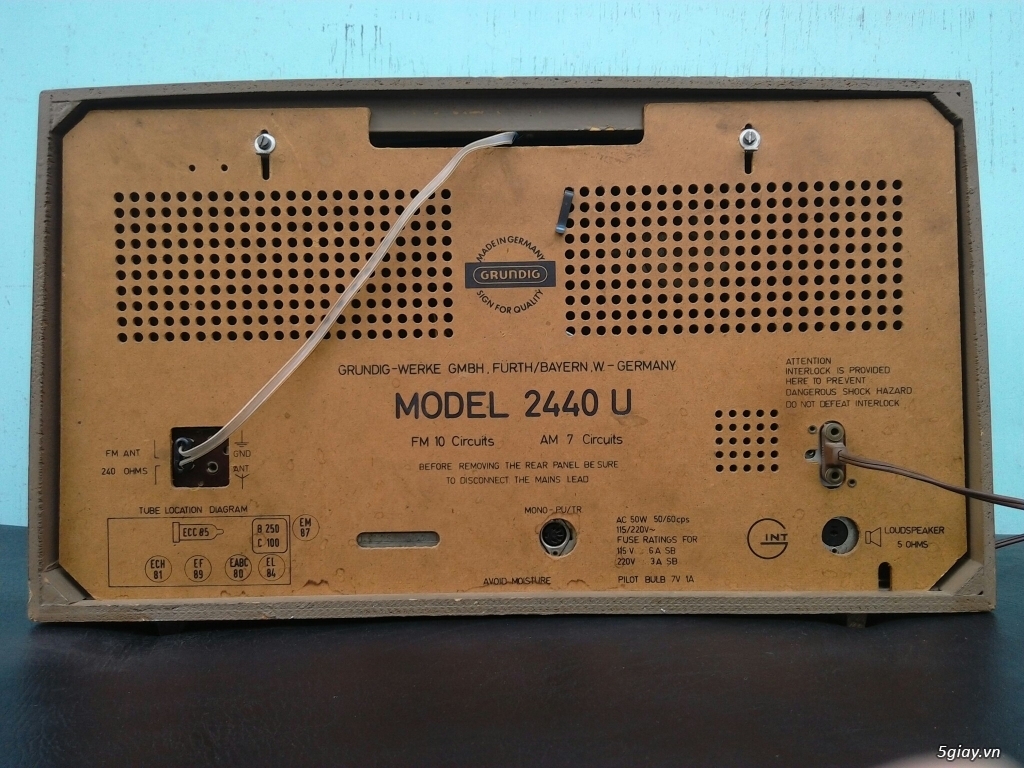 Radio Grundig ( Tube  Đèn) Made in Germany  Điện 110v - 15