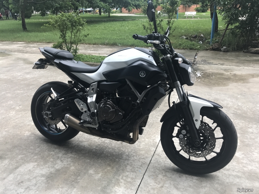 Yamaha mt07 date 2014 - 1