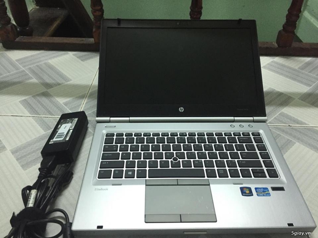 Hp Elitebook 8470p i5 3320M 2.6ghz 4G/320G Lcd 14in mới 99,99% ship us - 2