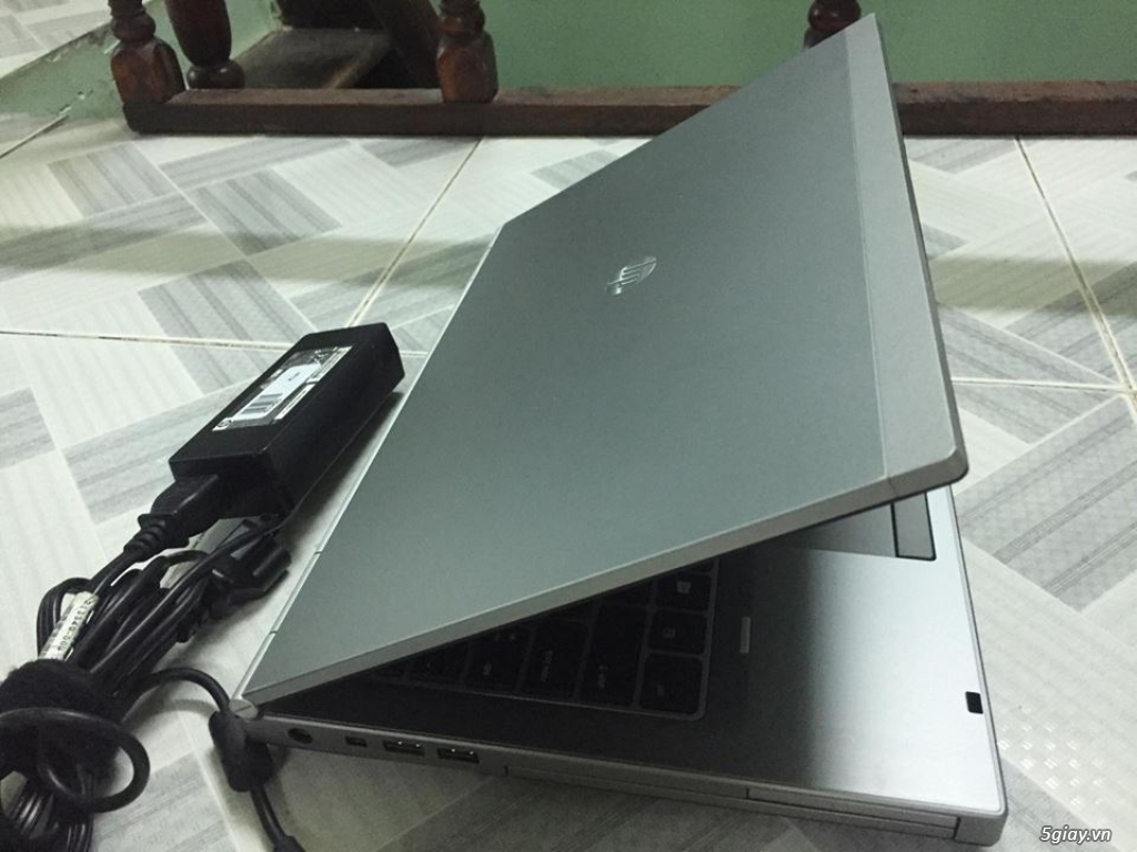 Hp Elitebook 8470p i5 3320M 2.6ghz 4G/320G Lcd 14in mới 99,99% ship us - 3