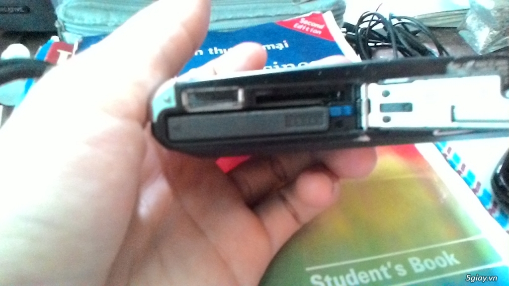 CẦN MUA: Thẻ nhớ máy ảnh (kèm adapter) Sony DSC T70