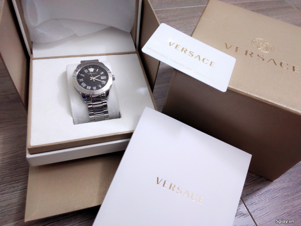 Đồng hồ Swiss Versace men silver stainless steel 41mm like new