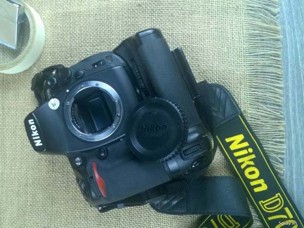 Bán Body Nikon D700  (luôn Grip) + lens 28 - 2