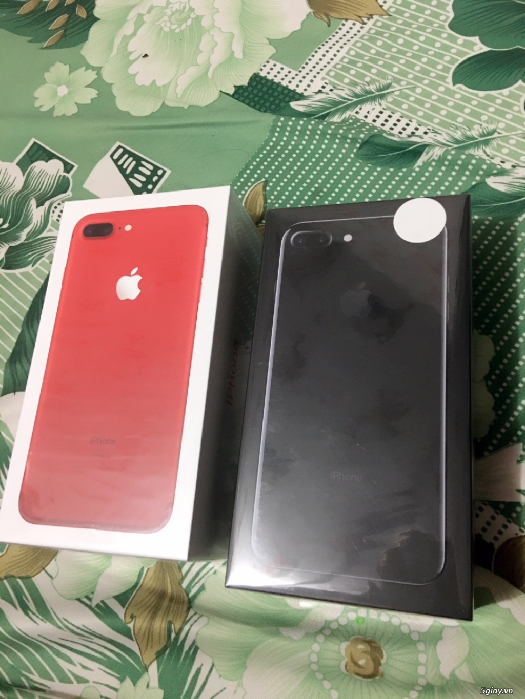 Iphone 7 plus đỏ 128gb và đen 256gb