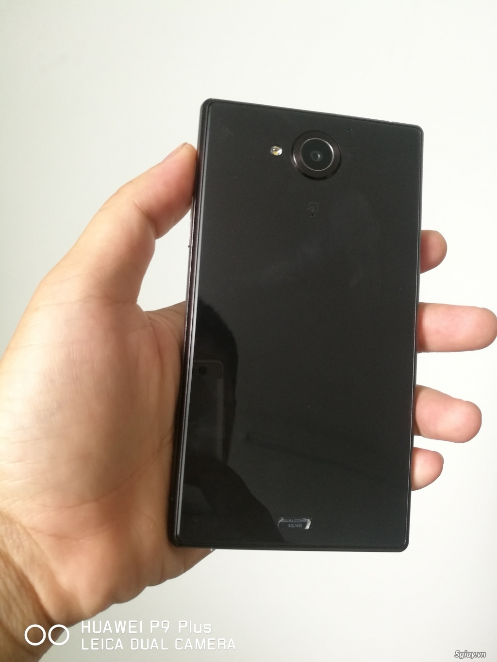 Sharp aquos 404sh nâu đen 5'7 free sim - 3