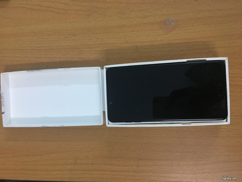 Samsung C9 Pro - 3