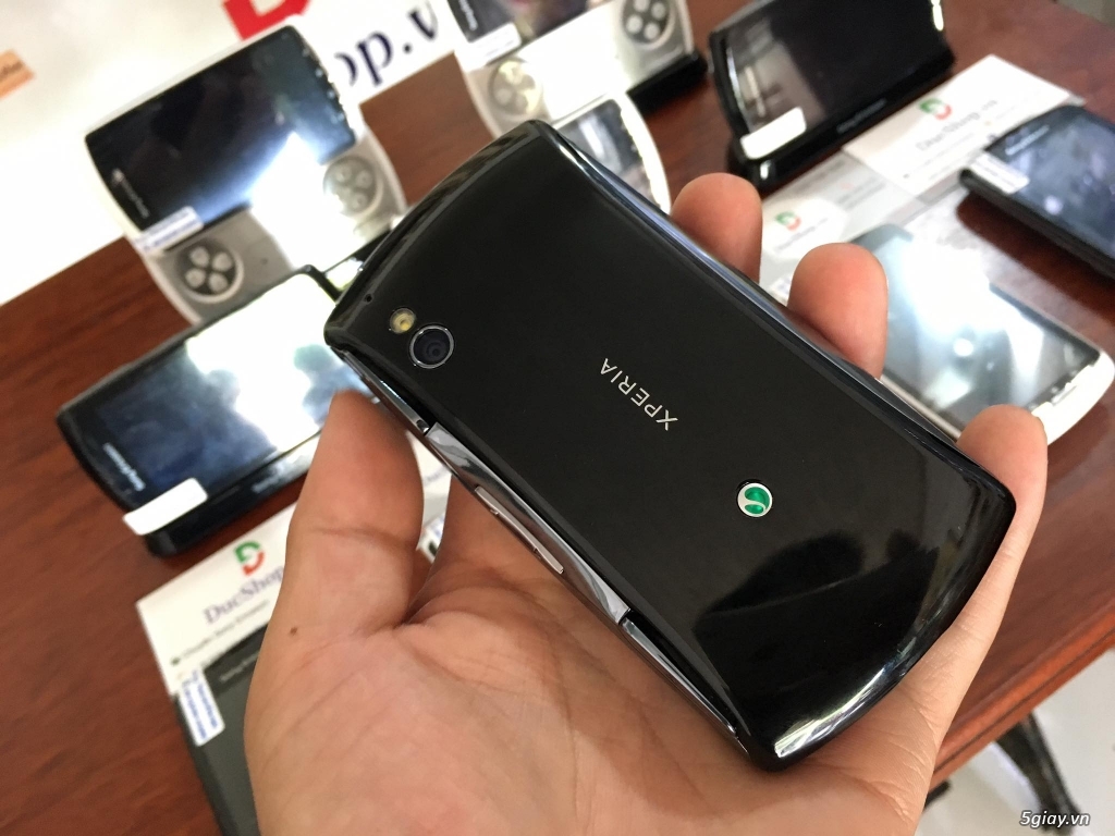 Sony xplay r800i điện thoại chuyên game huyền thoại cho ae sưu tầm..! - 9