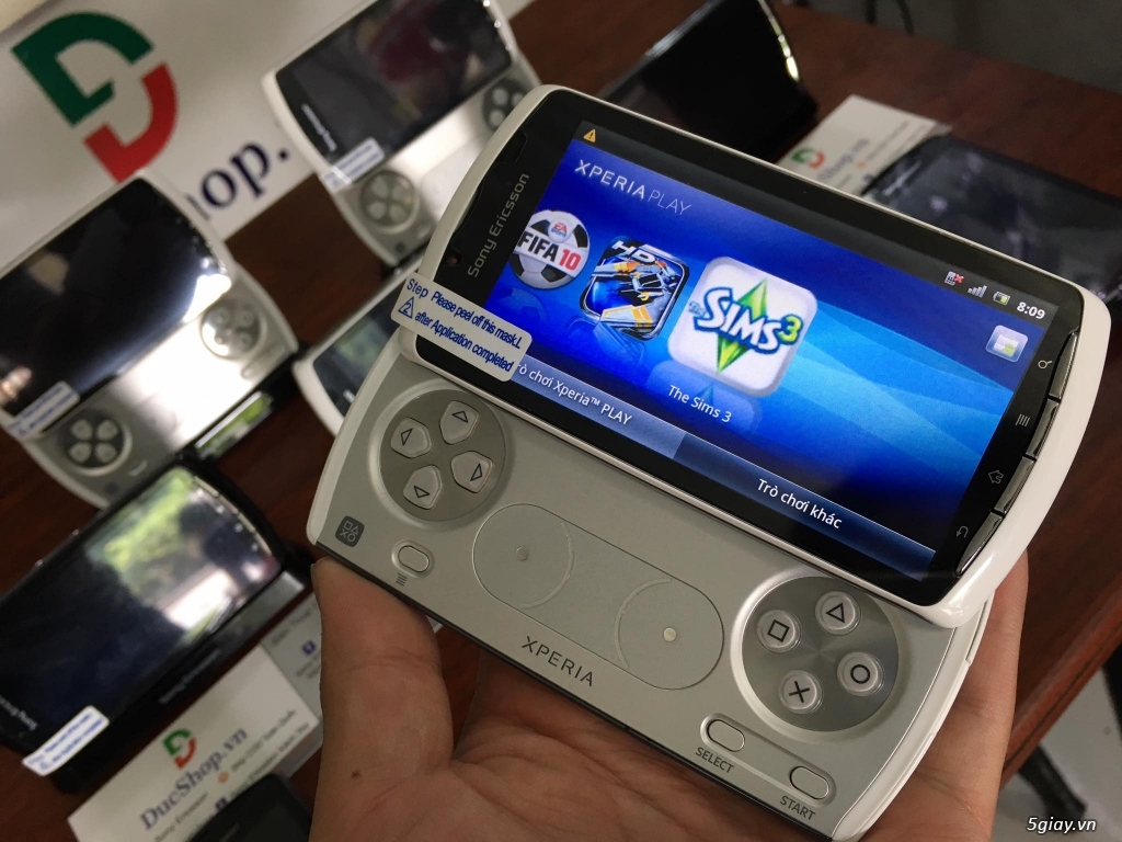 Sony xplay r800i điện thoại chuyên game huyền thoại cho ae sưu tầm..! - 4