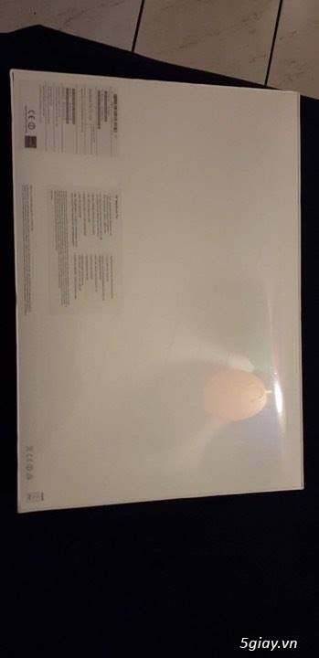 Cần bán Macbook Pro 15inch, TouchBar, 512GB, nhà cho không xài!!!!!