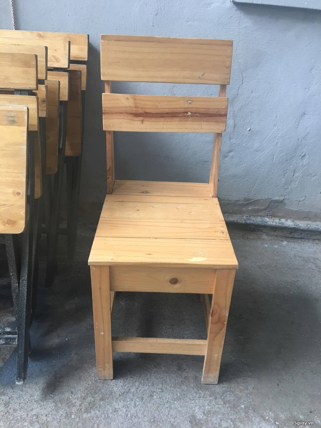 Cần thanh lý gấp bàn ghế gỗ - 3