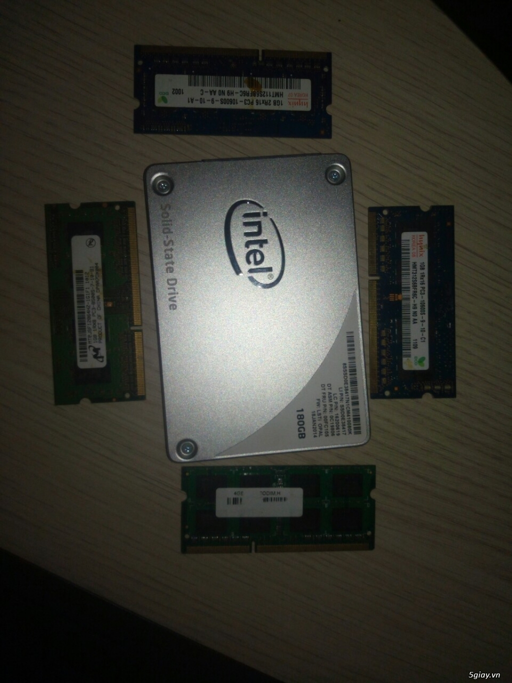 ổ cứng Intel SSD 180 G BH 03tháng New 98%