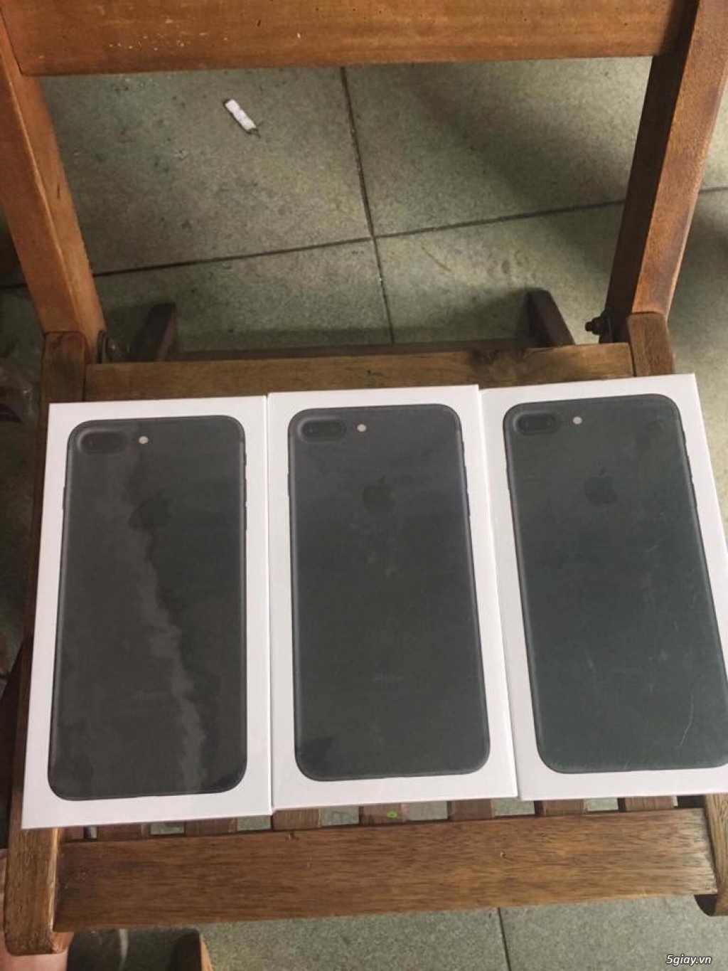 [ Đôn giá ] Banh sàn iphone 7 plus 32gb đen new 100% end 23h59p ngày 31/08/2017