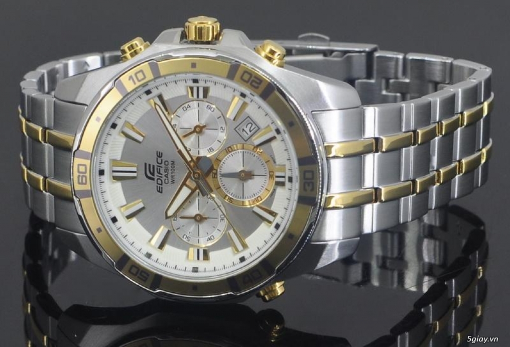 Đồng hồ casio chính hãng.