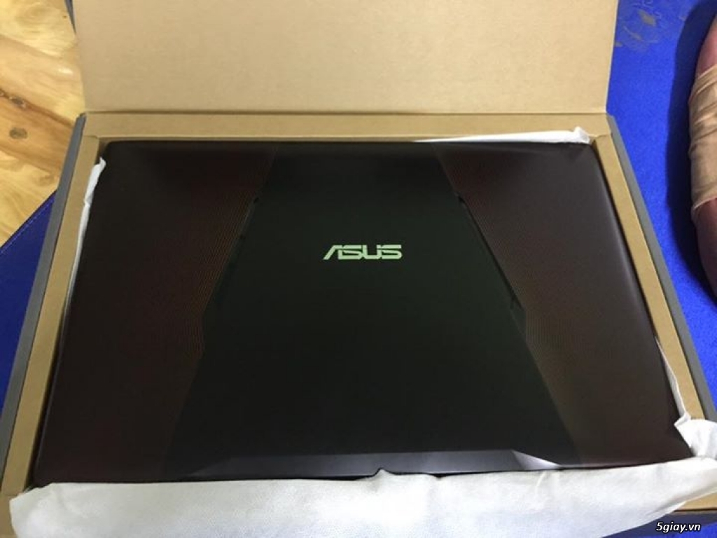 Asus Gaming FX553VD-DM462T i7 7700 8g 256g GTX 1050 NEW 100% Full bo