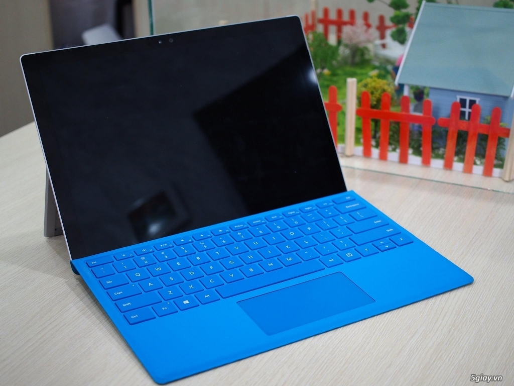 Microsoft Sureface Pro 4 - 5