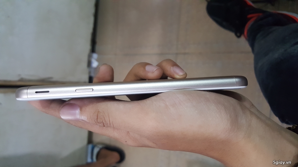 Samsung Galaxy J5 Prime 16GB màu white gold mới cực kì bảo hành lâu - 2