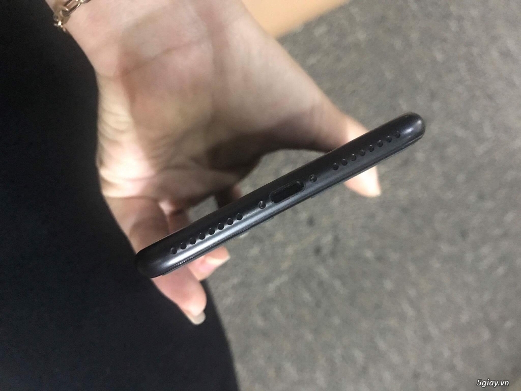 7plus đen 32g hàng vn còn bh lâu