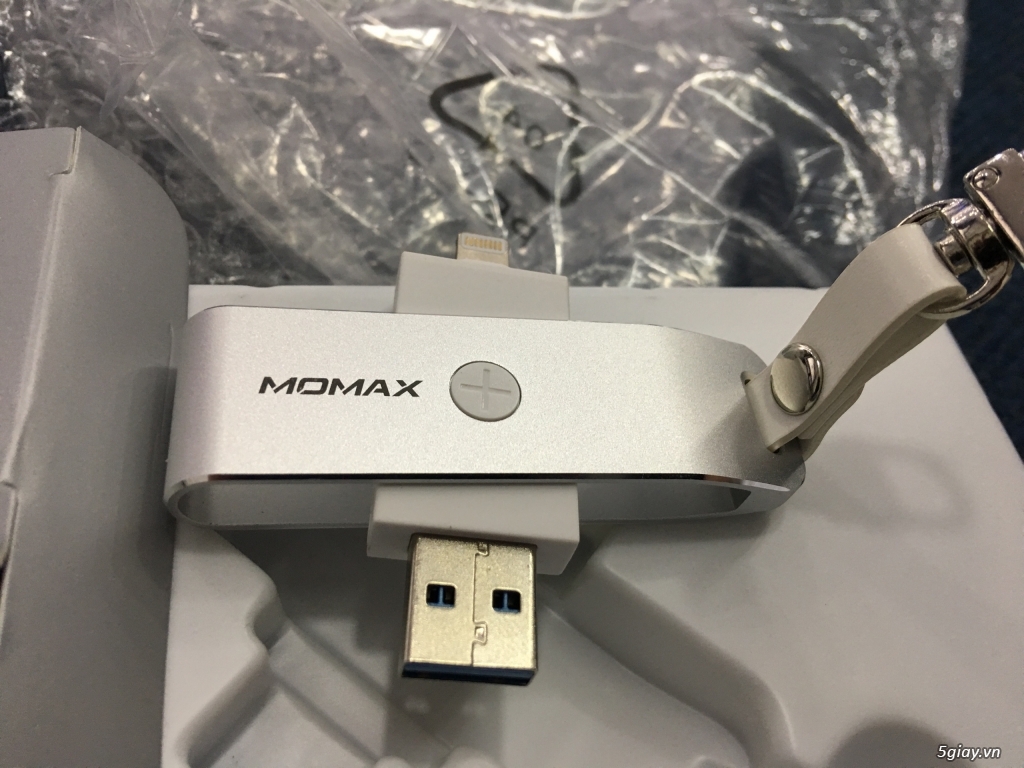 MOMAX Elite Lightning Card Reader new 100% - 1