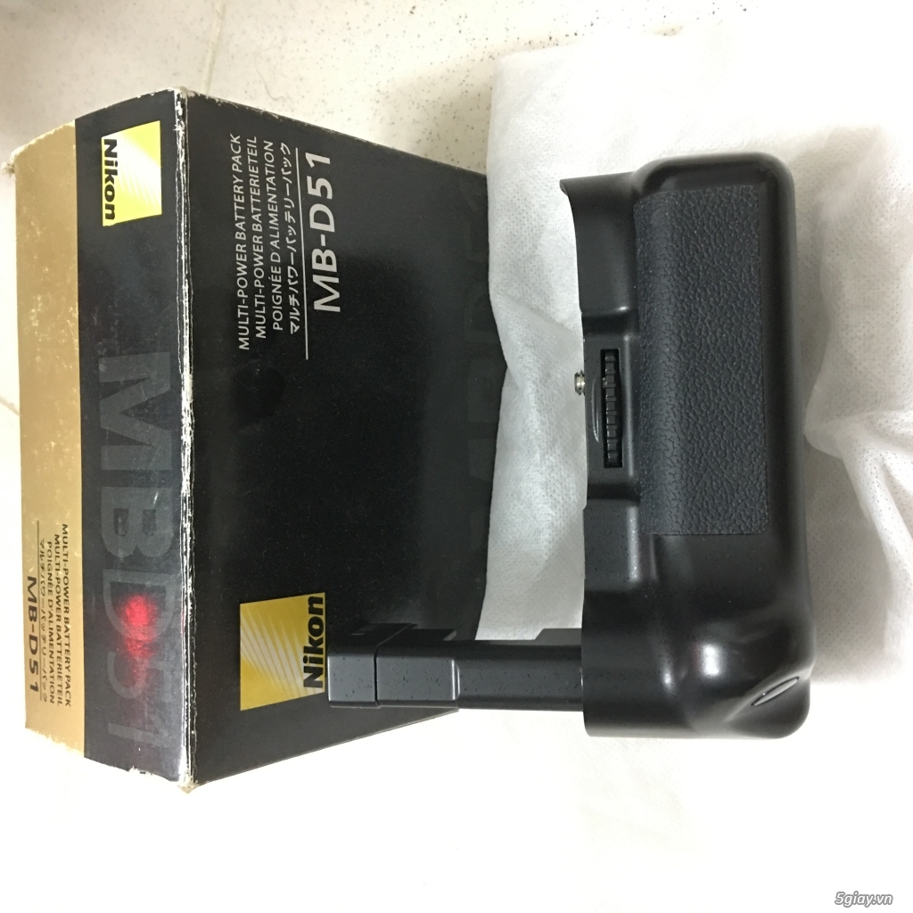 Cần bán Grip for Nikon D51 (D5100-D5200)