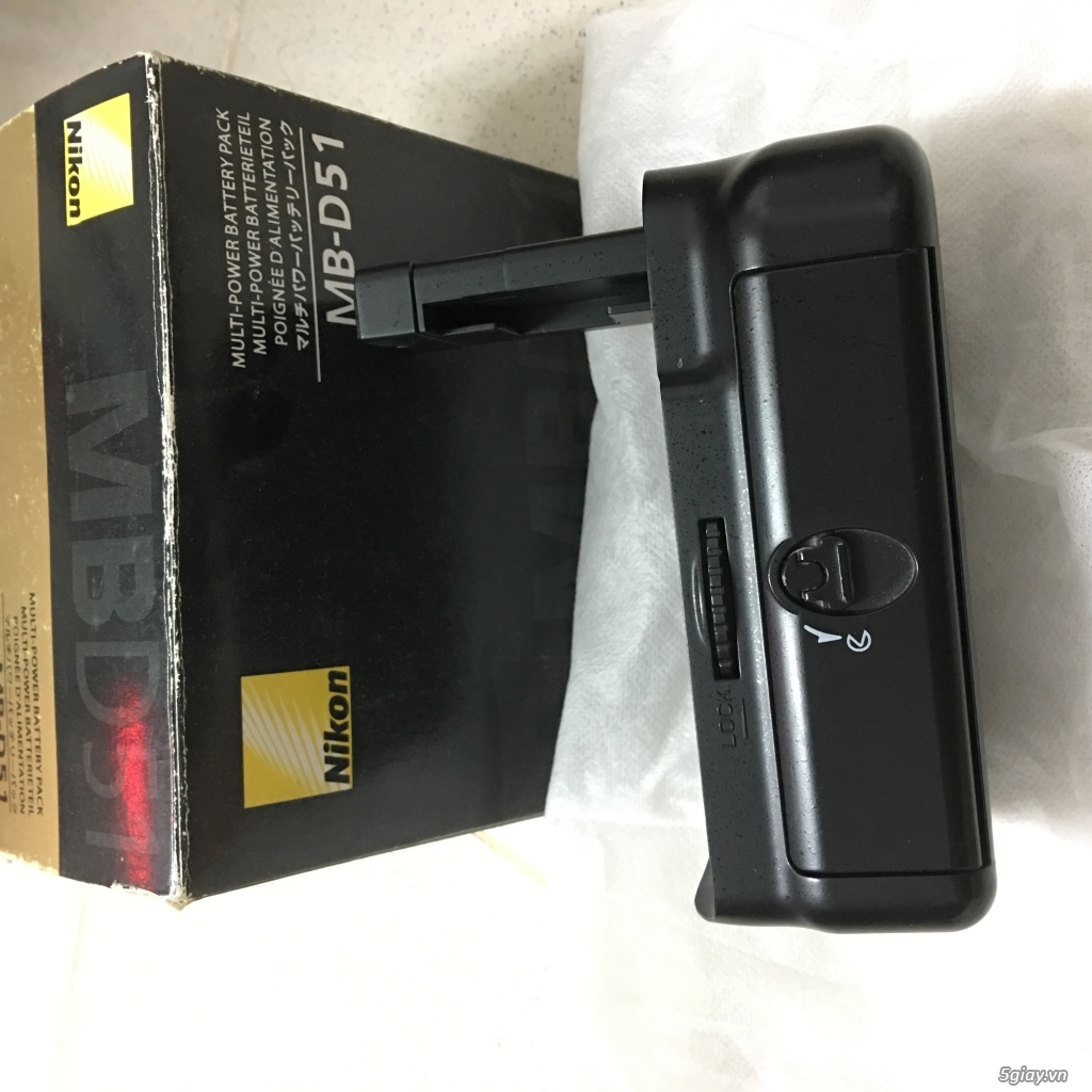 Cần bán Grip for Nikon D51 (D5100-D5200) - 1