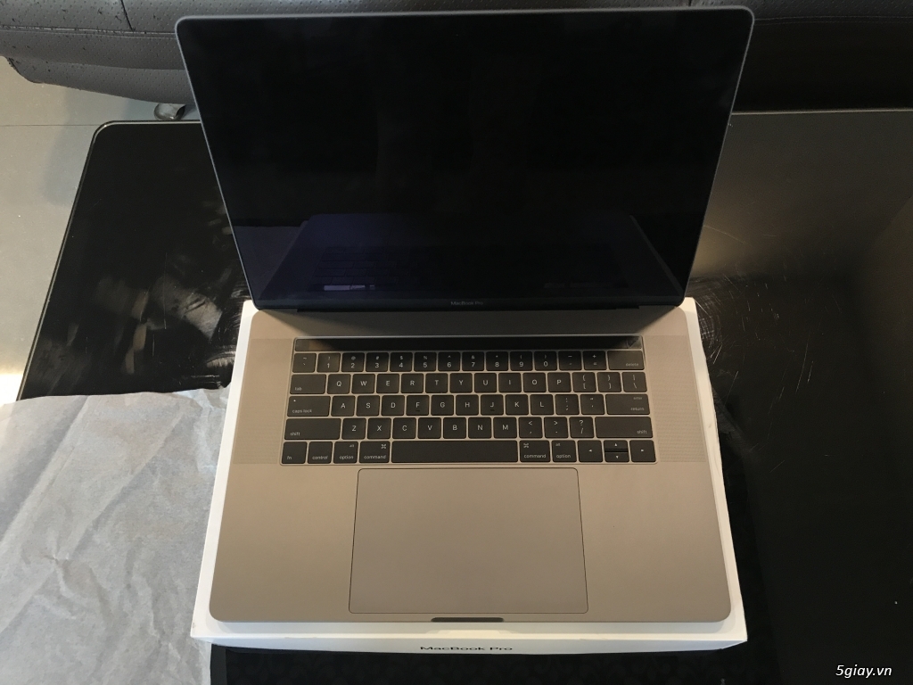 [HCM] McBook ProTouchbar Grey 15.4 2016 giá shock đi nhanh trong ngày - 2