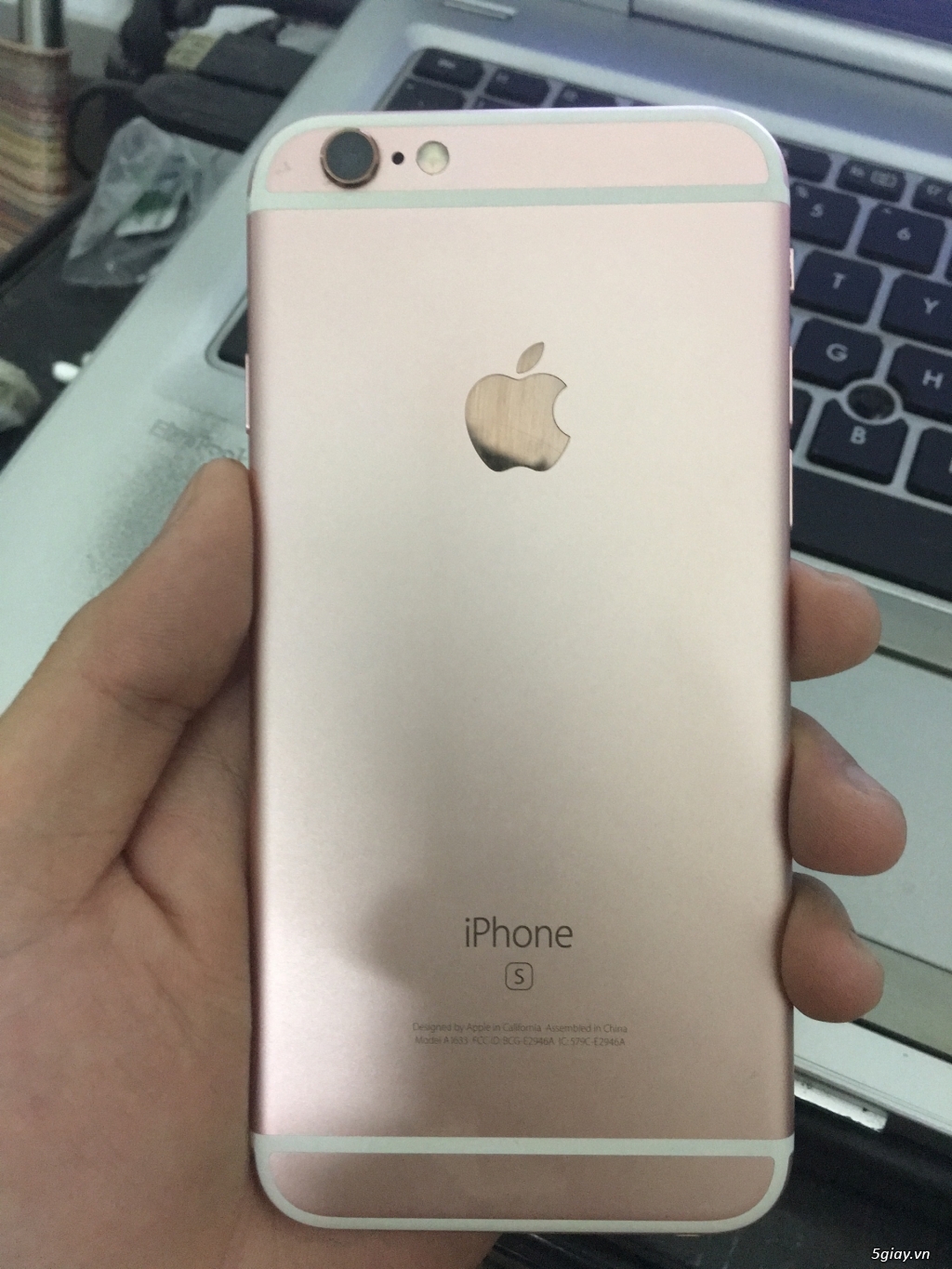 Cần bán 1 iphone 6s rose gold QT 16GB máy còn đẹp zin all