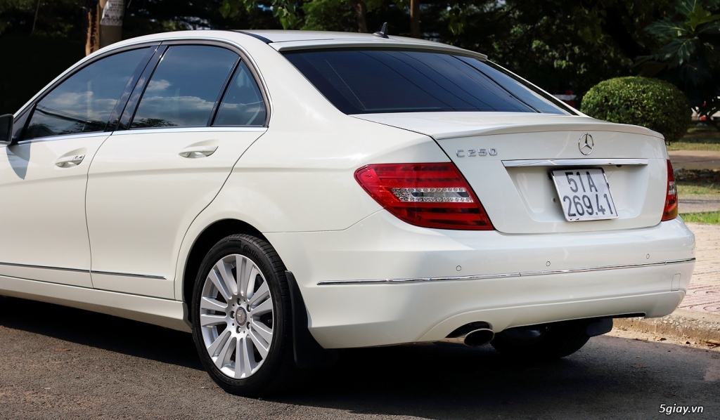 Cần Bán: Mercedes C250 Limited màu trắng như mới (Full hình) - 3