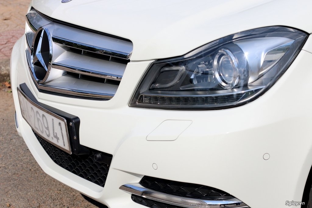 Cần Bán: Mercedes C250 Limited màu trắng như mới (Full hình) - 13
