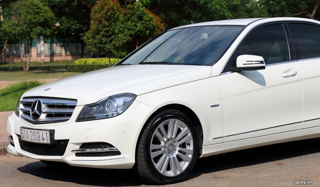 Cần Bán: Mercedes C250 Limited màu trắng như mới (Full hình) - 1