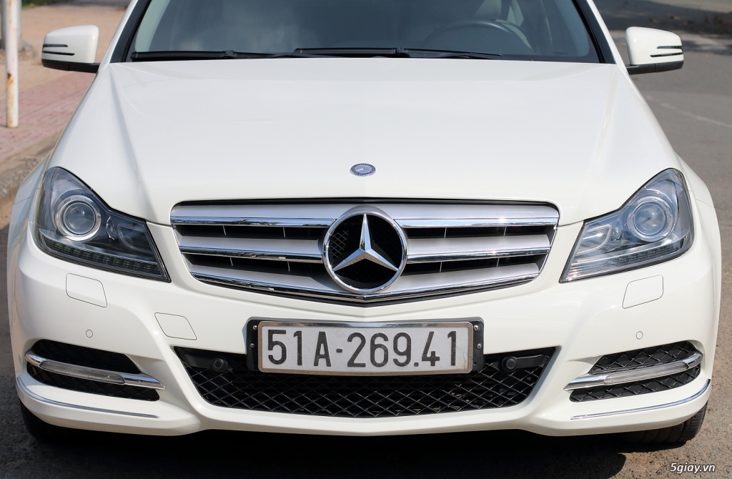 Cần Bán: Mercedes C250 Limited màu trắng như mới (Full hình) - 4