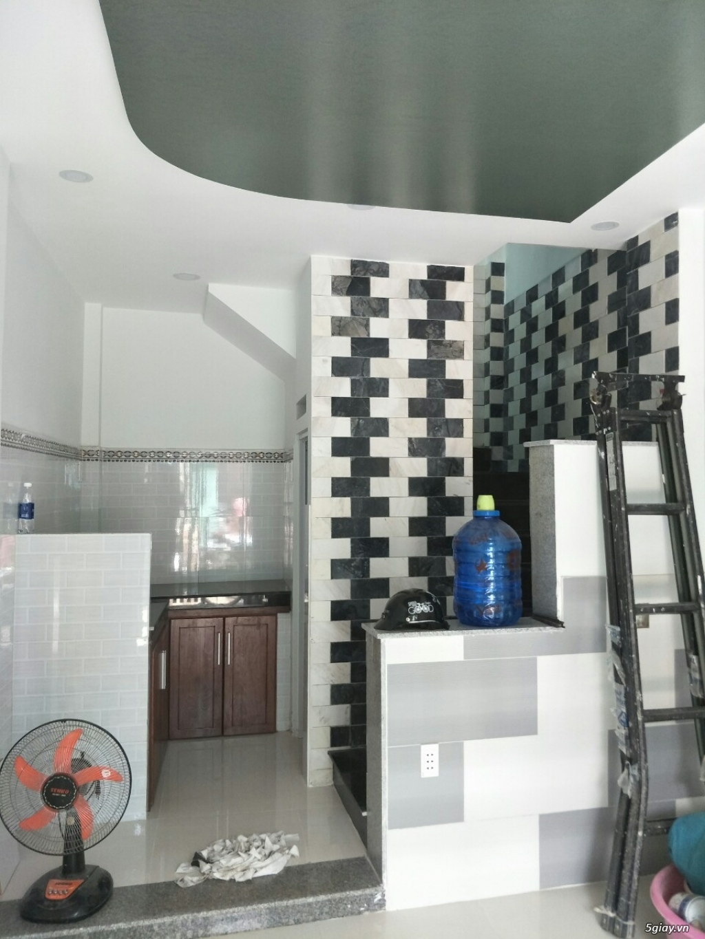 Bán Nhà cấp 4 có 2 tầng 1 lửng rất đẹp - 2