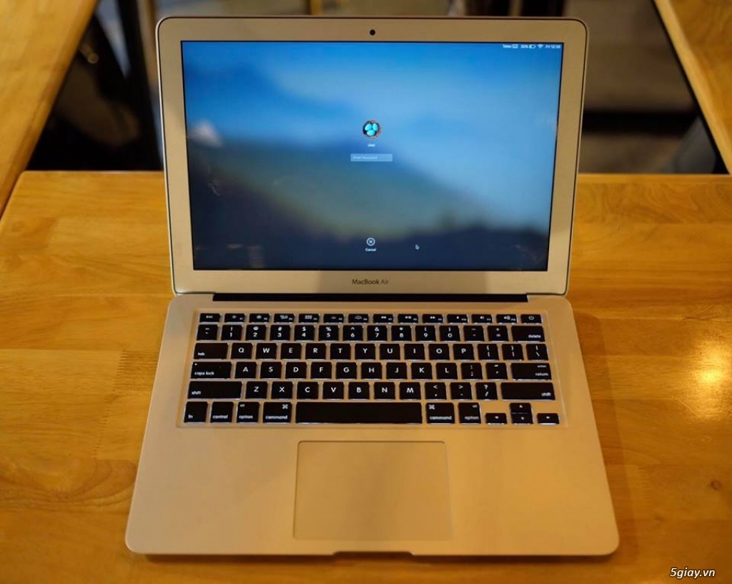 Macbook Air Early 2015 13in 99% - 2