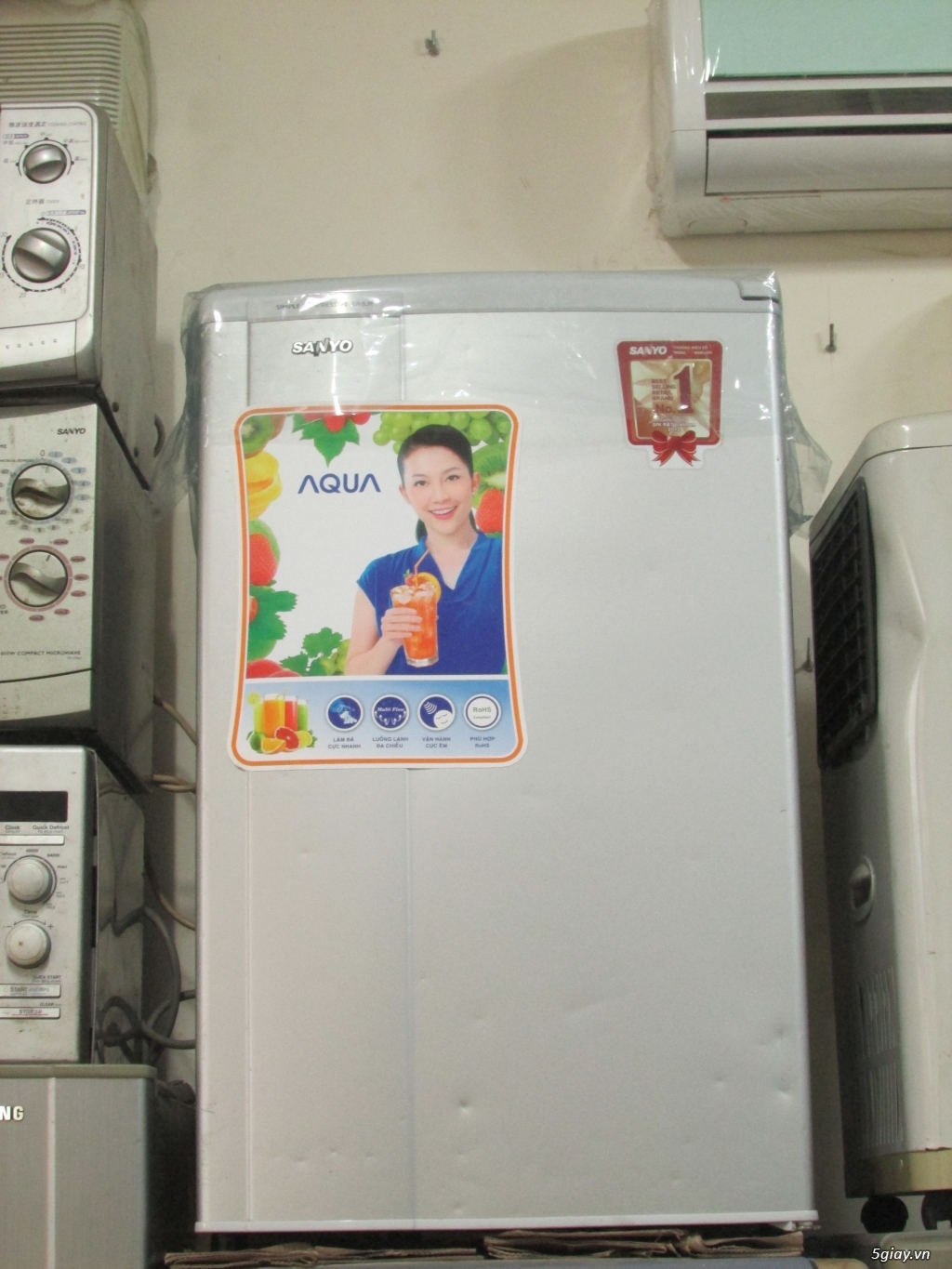 Tủ lạnh 90 lít sài bền,giá rẽ giảm thêm 10% khi mua cả hai cái.
