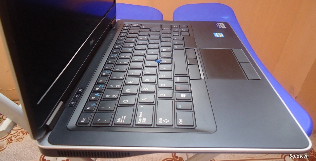 Dell Ultrabook mỏng, nhẹ, đẹp và nguyên zin!