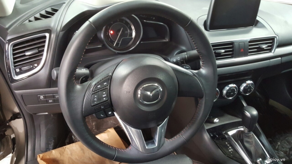 Bán Mazda 3 All New 2.0AT sedan 2015 màu vàng cát 25000km - 2