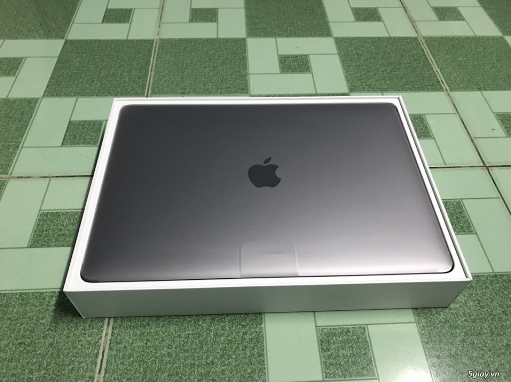 Macbook Pro 2016 Touch Bar 99%