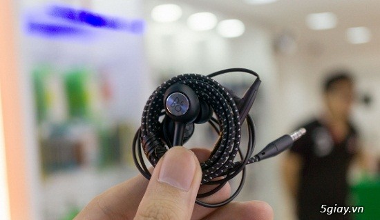 Bán tai nghe LG V20 chính hãng tại tp HCM giá rẻ nhất, chất lượng tốt