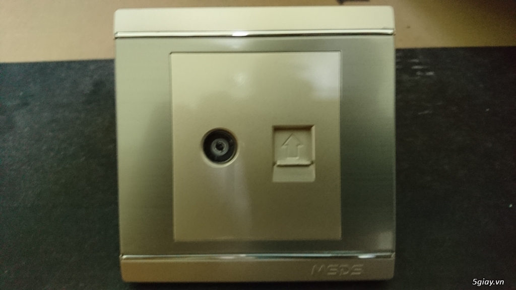 Bể dự án cần thanh lý lô hàng Ổ cắm điện & Công tắc âm tường giá rẻ!!! - 14