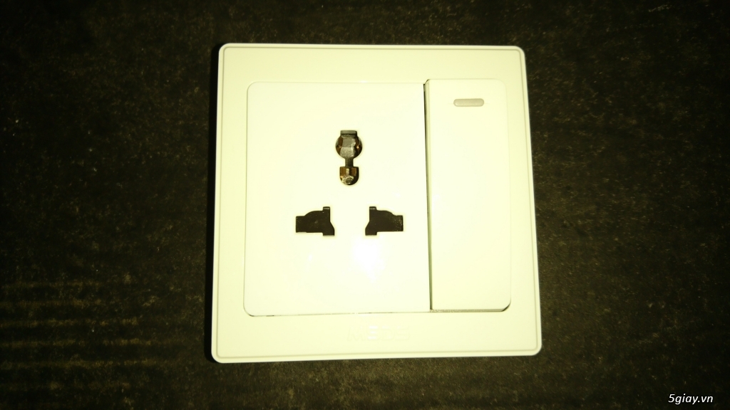 Bể dự án cần thanh lý lô hàng Ổ cắm điện & Công tắc âm tường giá rẻ!!! - 7