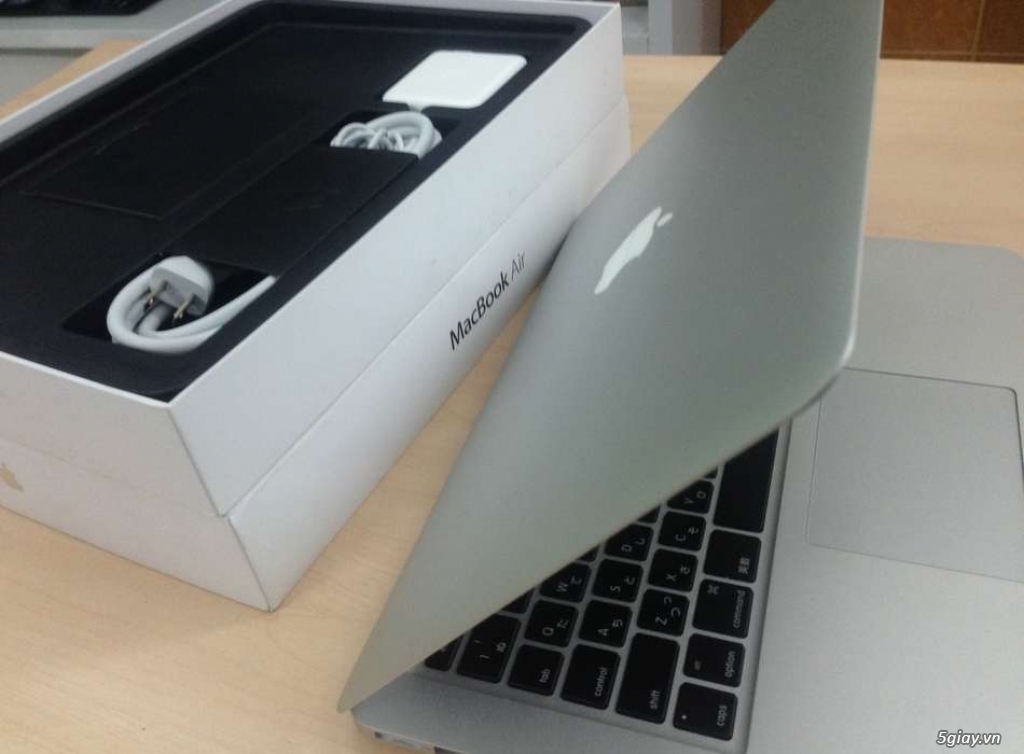 Macbook Air early 2014 13 inch ( MD 760 ) 13T