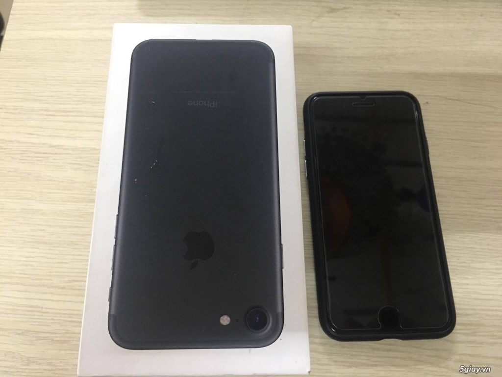 vài e iphone zin đẹp chất giá ok....