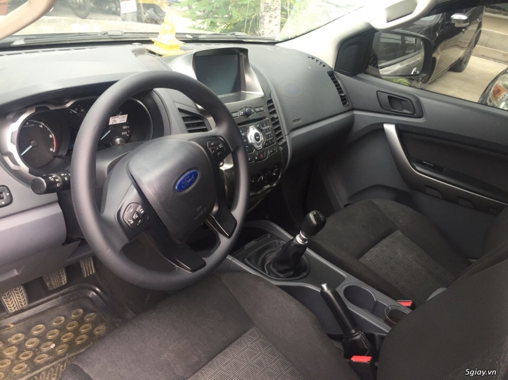 Ford Ranger XLS MT 2016 như mới - 2