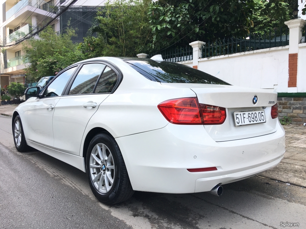 BMW 320i Model 2015 full option trắng Ngọc Trinh - 1