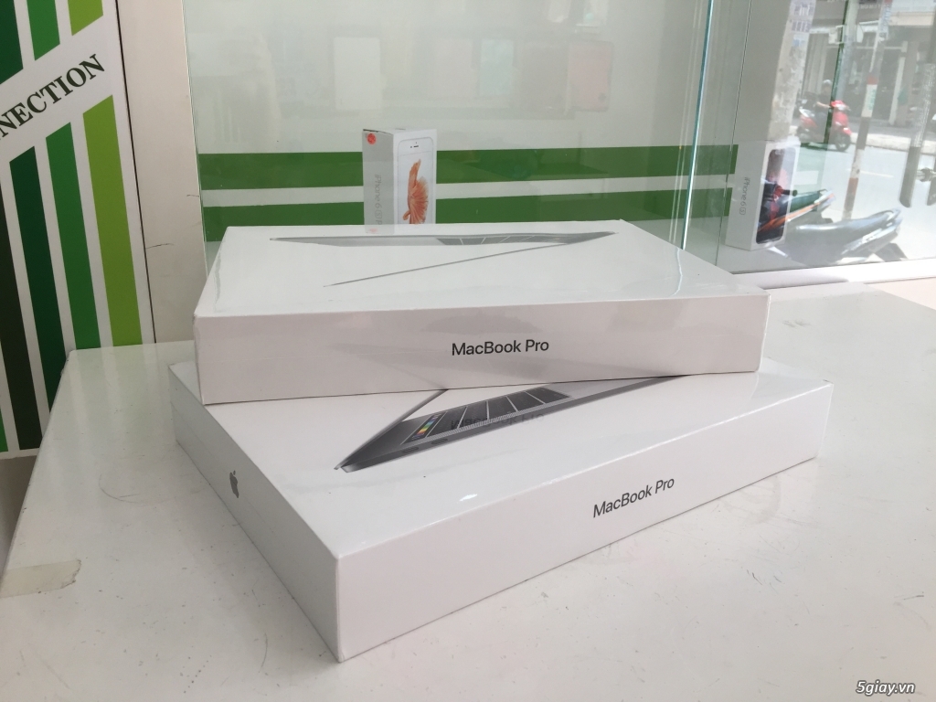 Macbook Pro Retina 2016 13inch Touch Bar ( Silver ) nguyên seal - 2