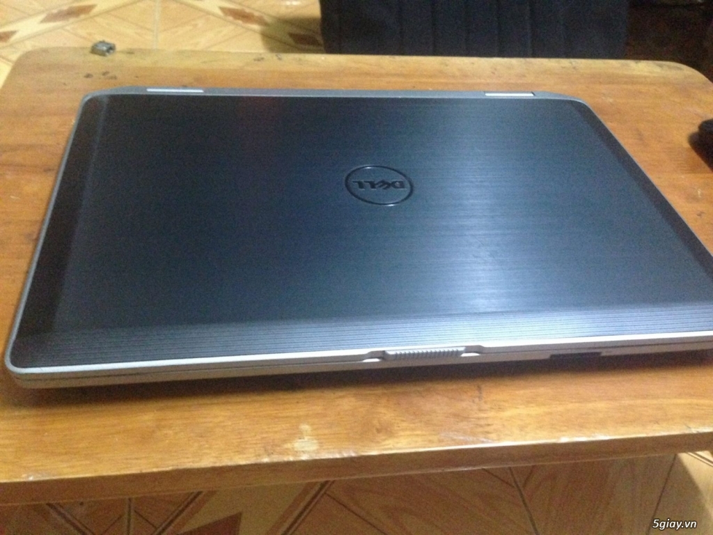 Laptop Dell 6220/ i5 the he 2 gia 3 trieu X