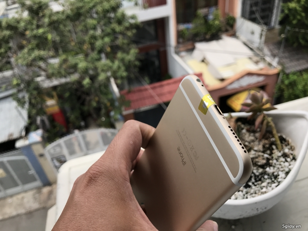 6plus gold 64g zin nguyên con đẹp xài kĩ 8tr9