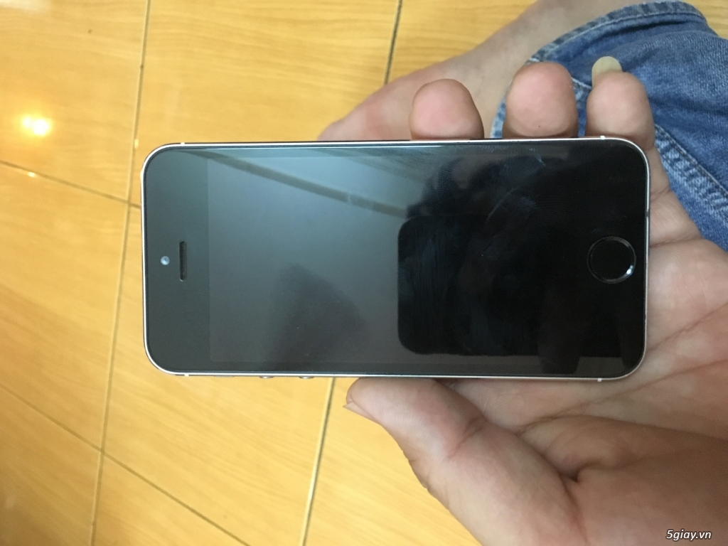 Iphone 5s 16 gb quốc tế zin đẹp!
