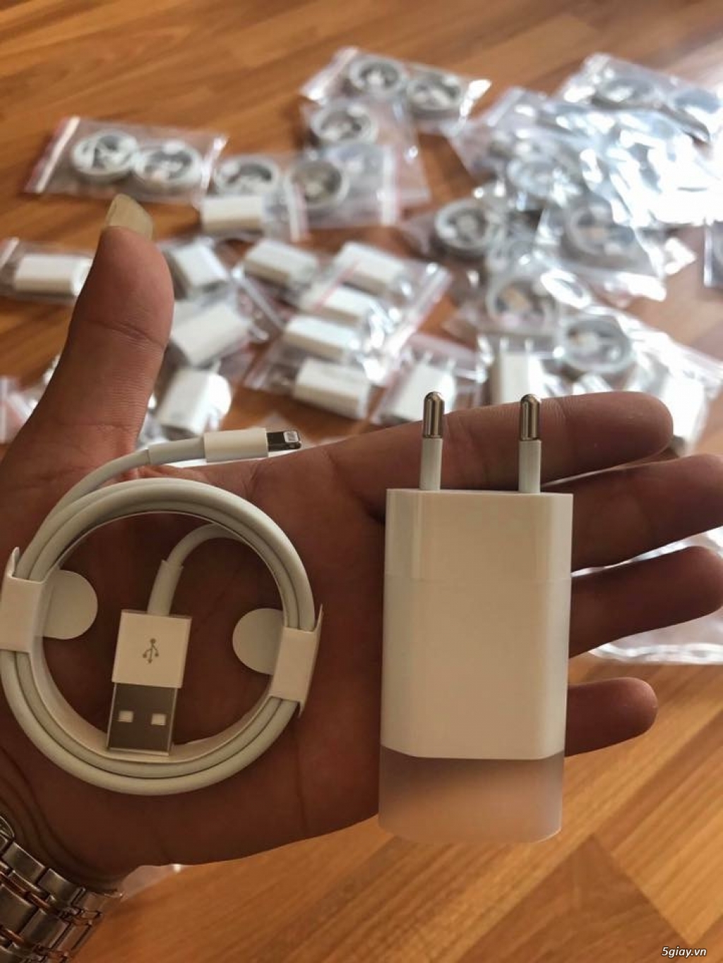 Cốc Cáp IPHONE zin tháo máy ip7 100%